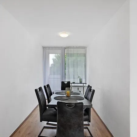 4 Auch Fuer Monteure Apartment *